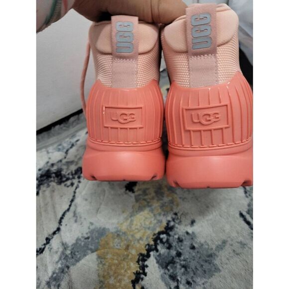 New Peach UGG boots - Picture 4 of 9